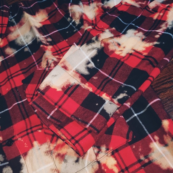 LAST ONE!!! Acid Wash Flannel Red and Black - Picture 2 of 4